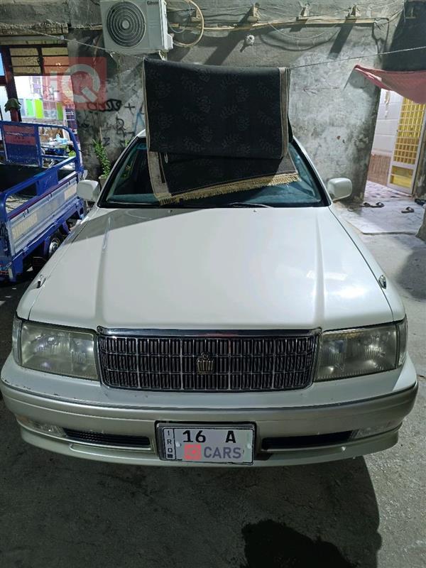 تۆیۆتا کراون 1998  بۆ فرۆشتن لە عێراق - غەڕەف